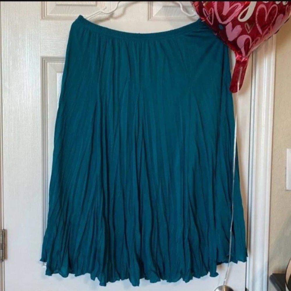 Larry Levine Long Pleated Skirt Teal Small Polyester